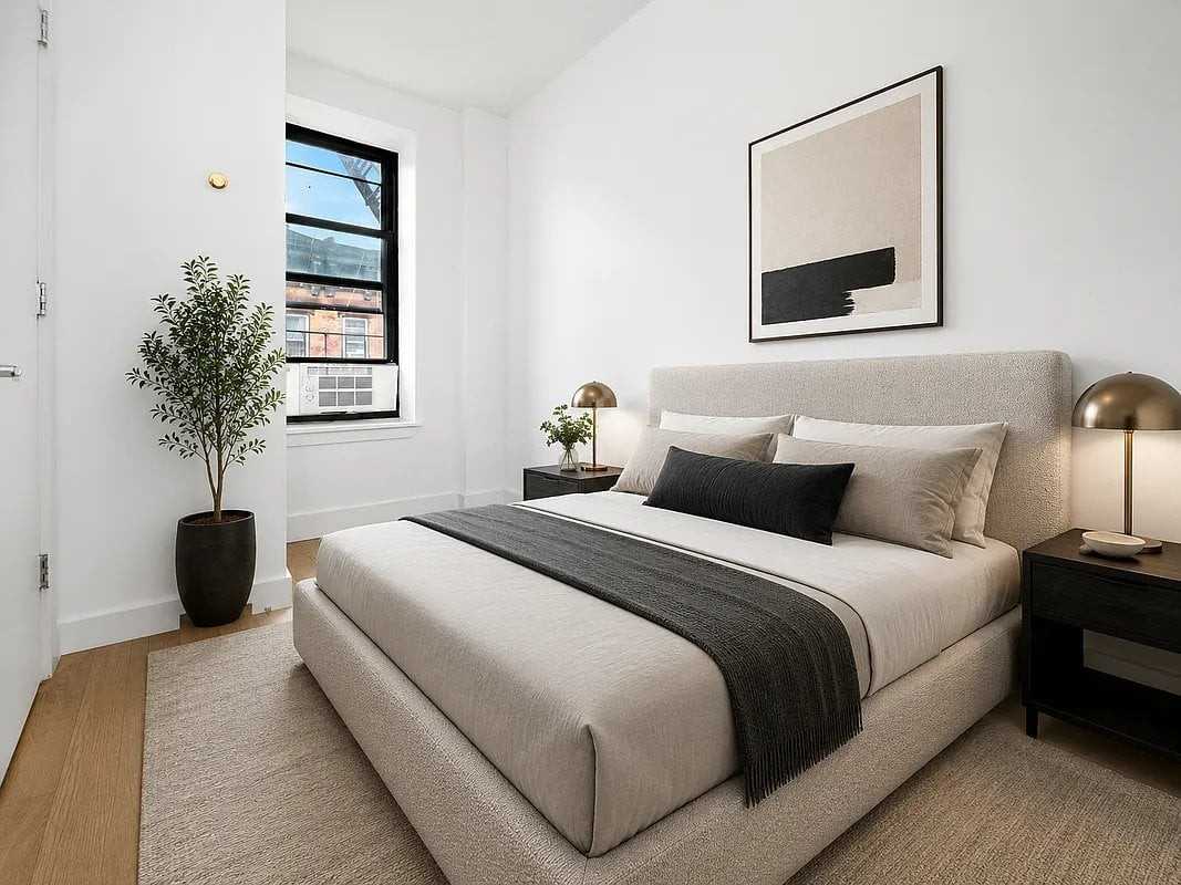 81 Orchard St #14