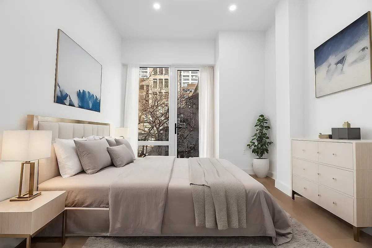 20 E 13th St #4 - Photo 3 of 10