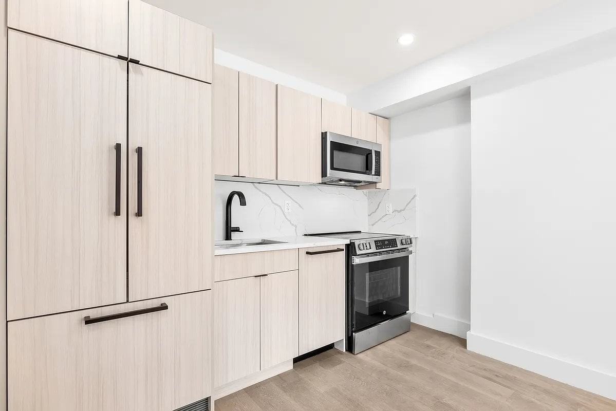 20 E 13th St #4 - Photo 5 of 10