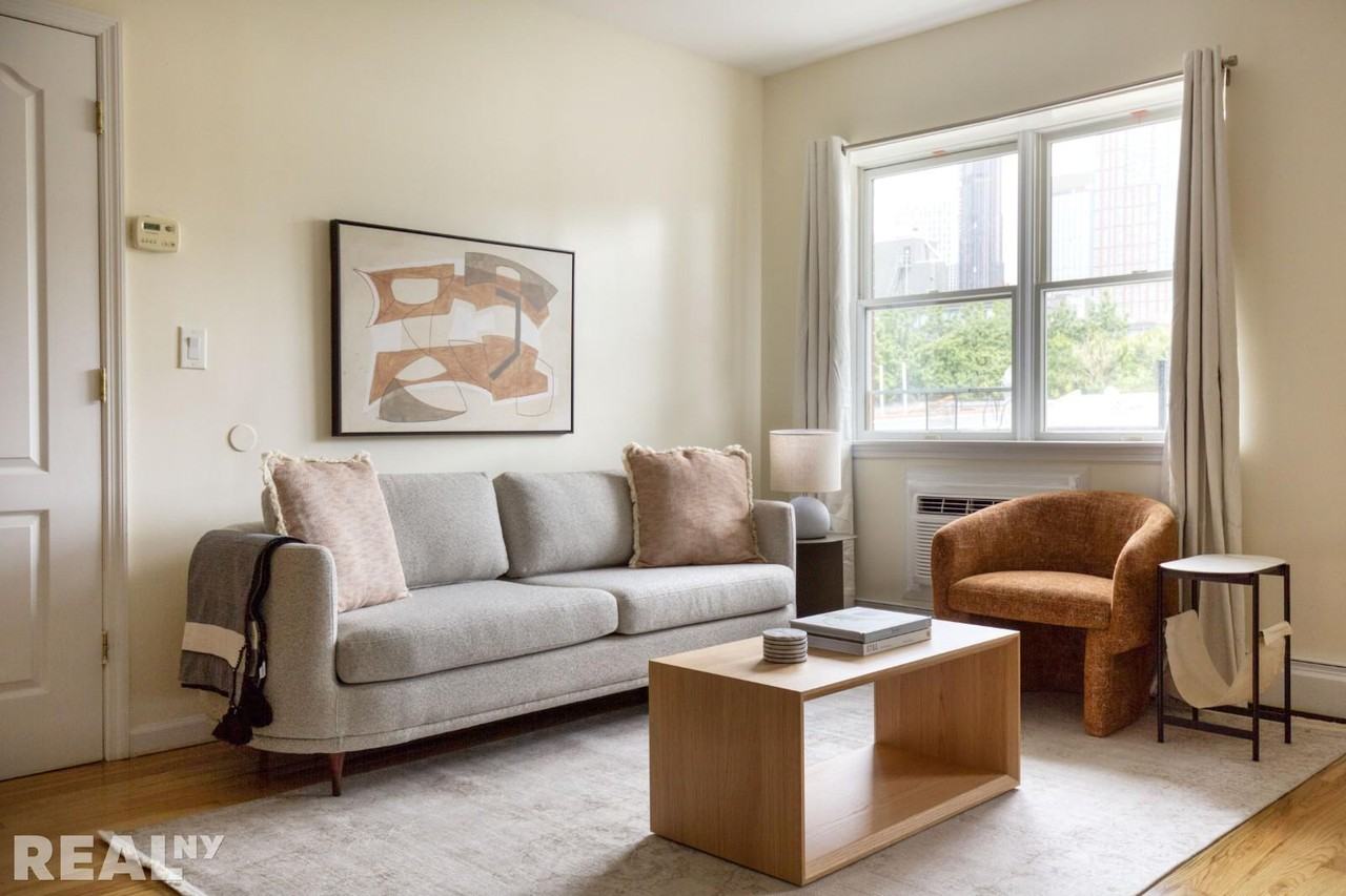 Warren St #503 - Photo 2 of 11