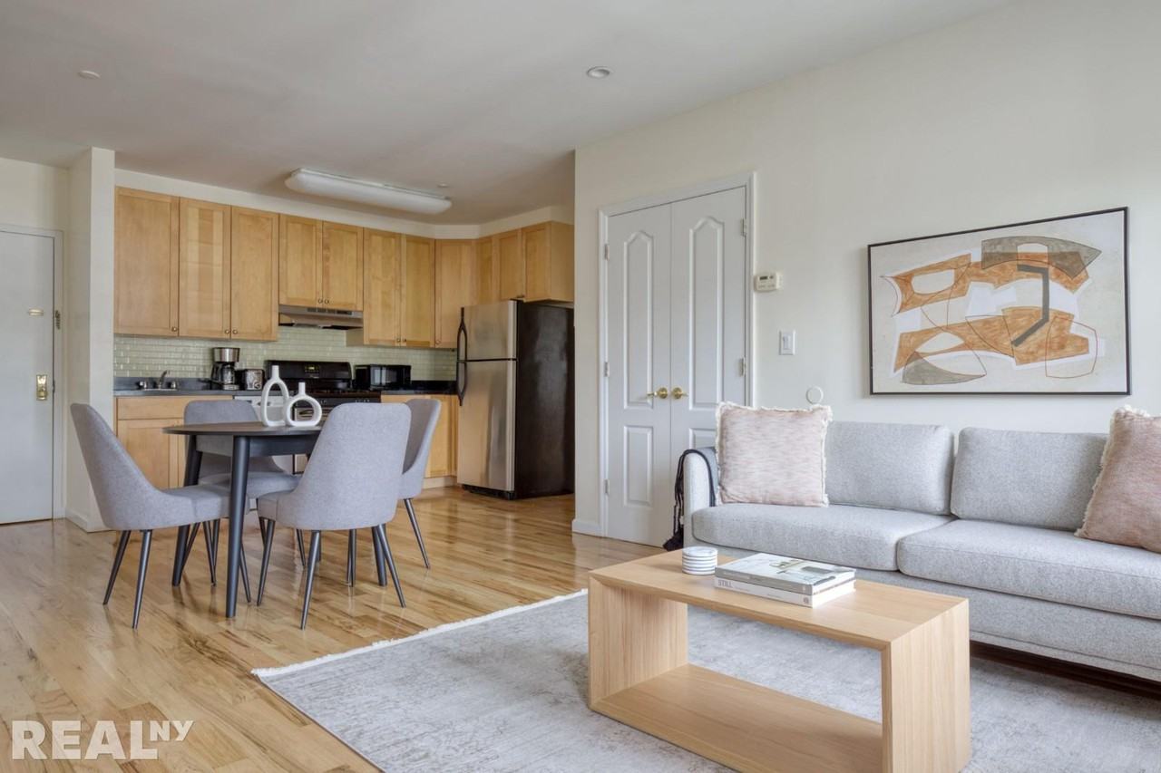 Warren St #503 - Photo 4 of 11