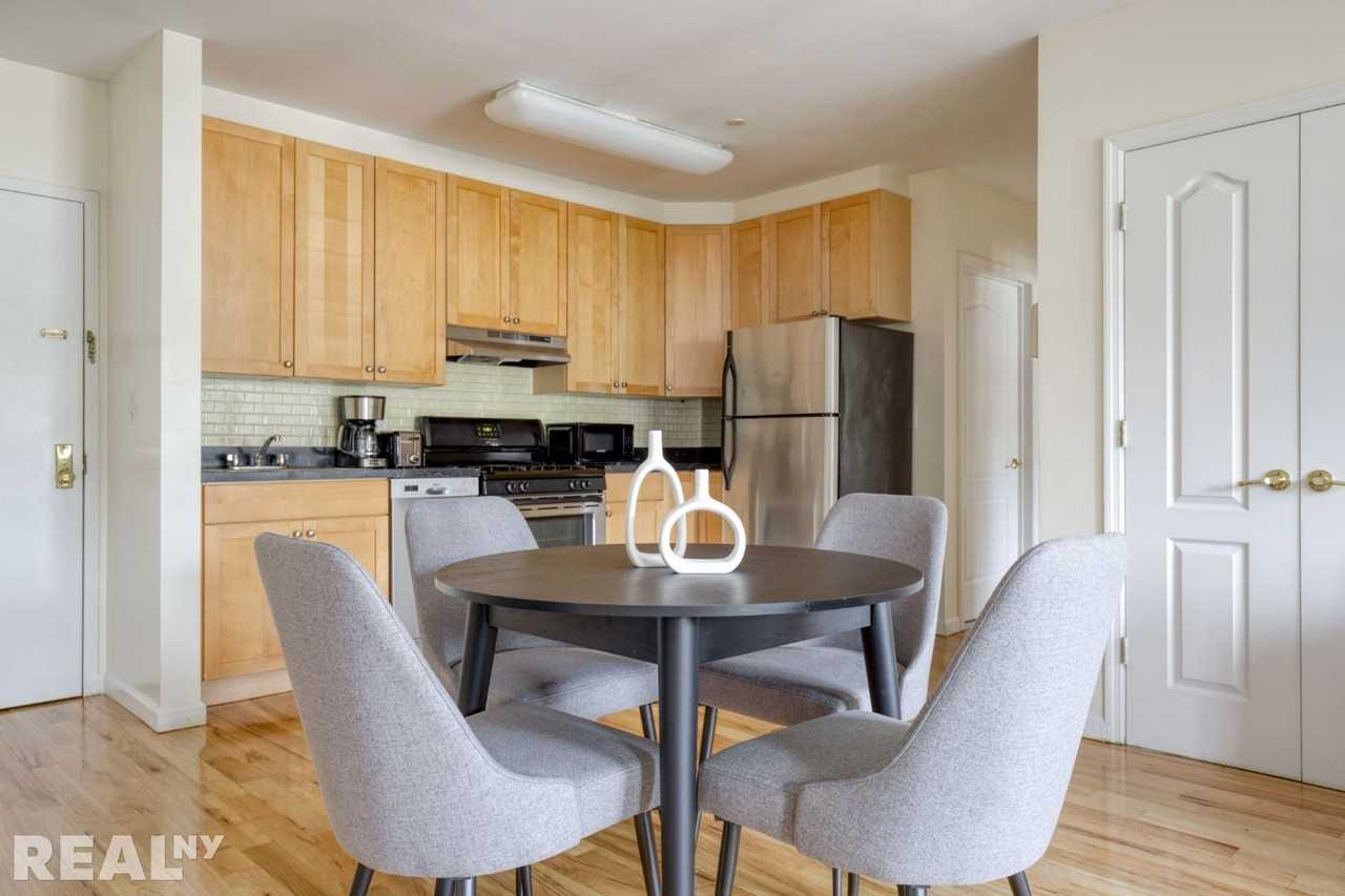 Warren St #503 - Photo 5 of 11