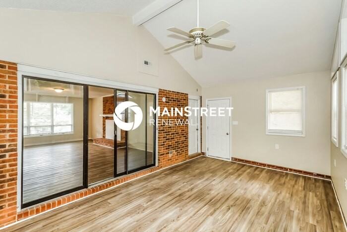 312 Brookside Dr - Photo 3 of 16