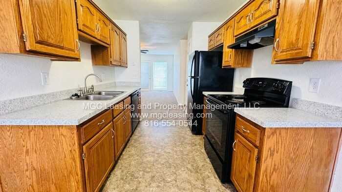 5913 Ne 42nd St - Photo 4 of 17