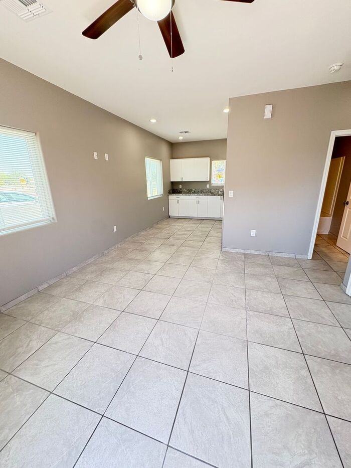 4013 E 22nd St #2 - Photo 4 of 16
