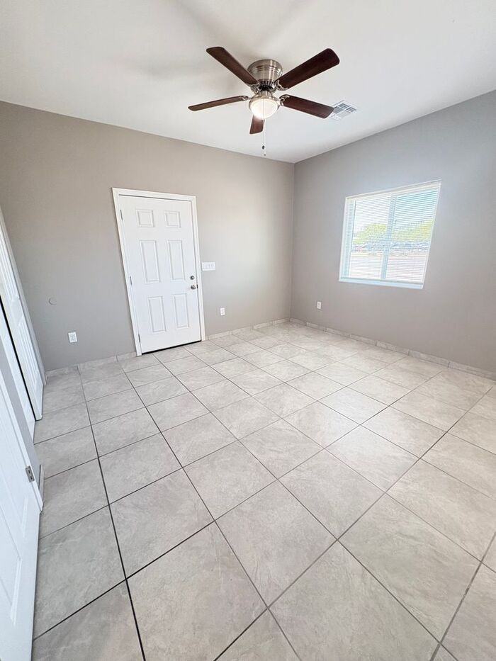 4013 E 22nd St #2 - Photo 6 of 16
