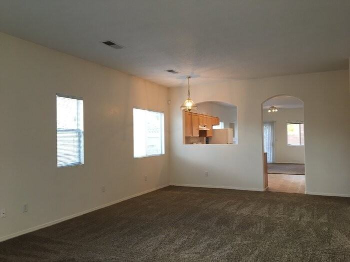 5519 Fence Lake Dr Ne - Photo 3 of 20