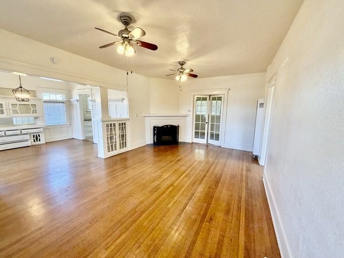 1905 32nd St - Photo 2 of 13