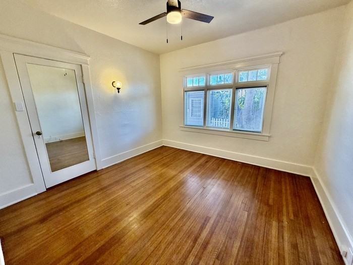 1905 32nd St - Photo 5 of 13
