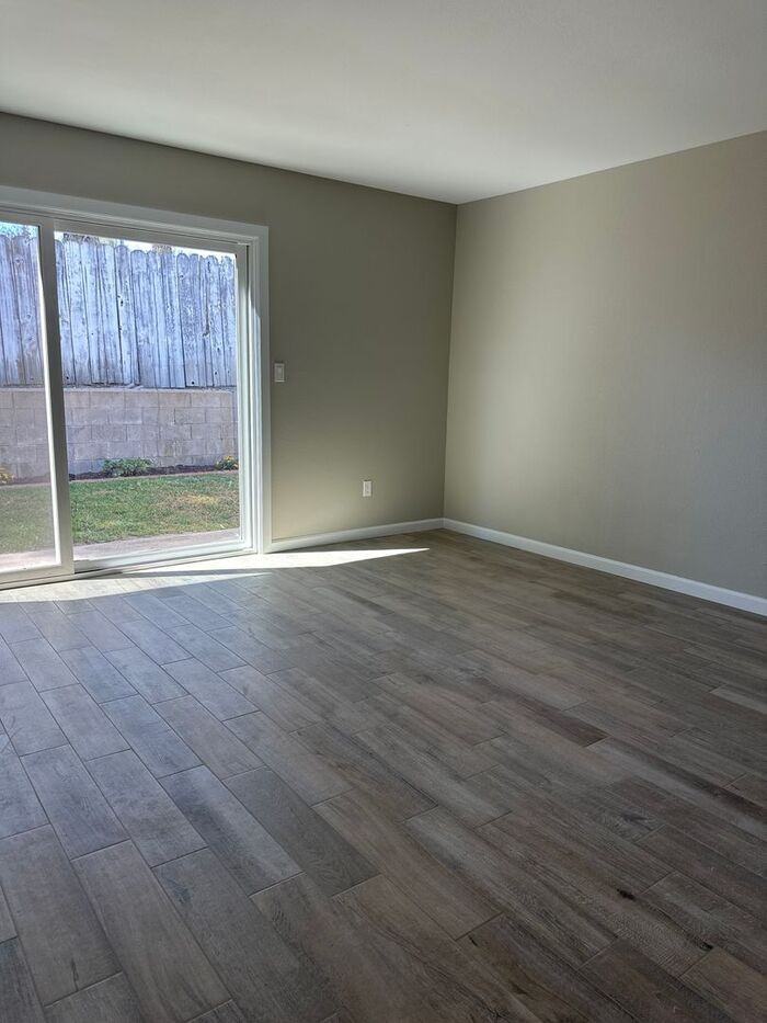 24437 La Glorita Cir - Photo 4 of 10
