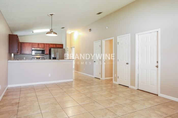 628 4th Ave S - Photo 5 of 19