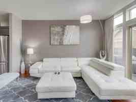 featured image of 1705 S Vermont Ave