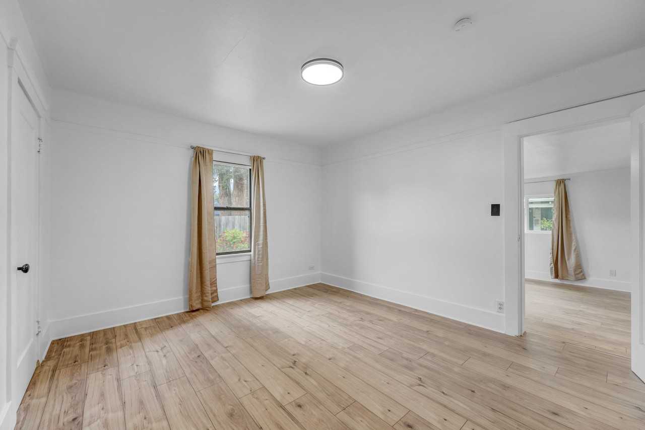 812 Spring St #A - Photo 5 of 14