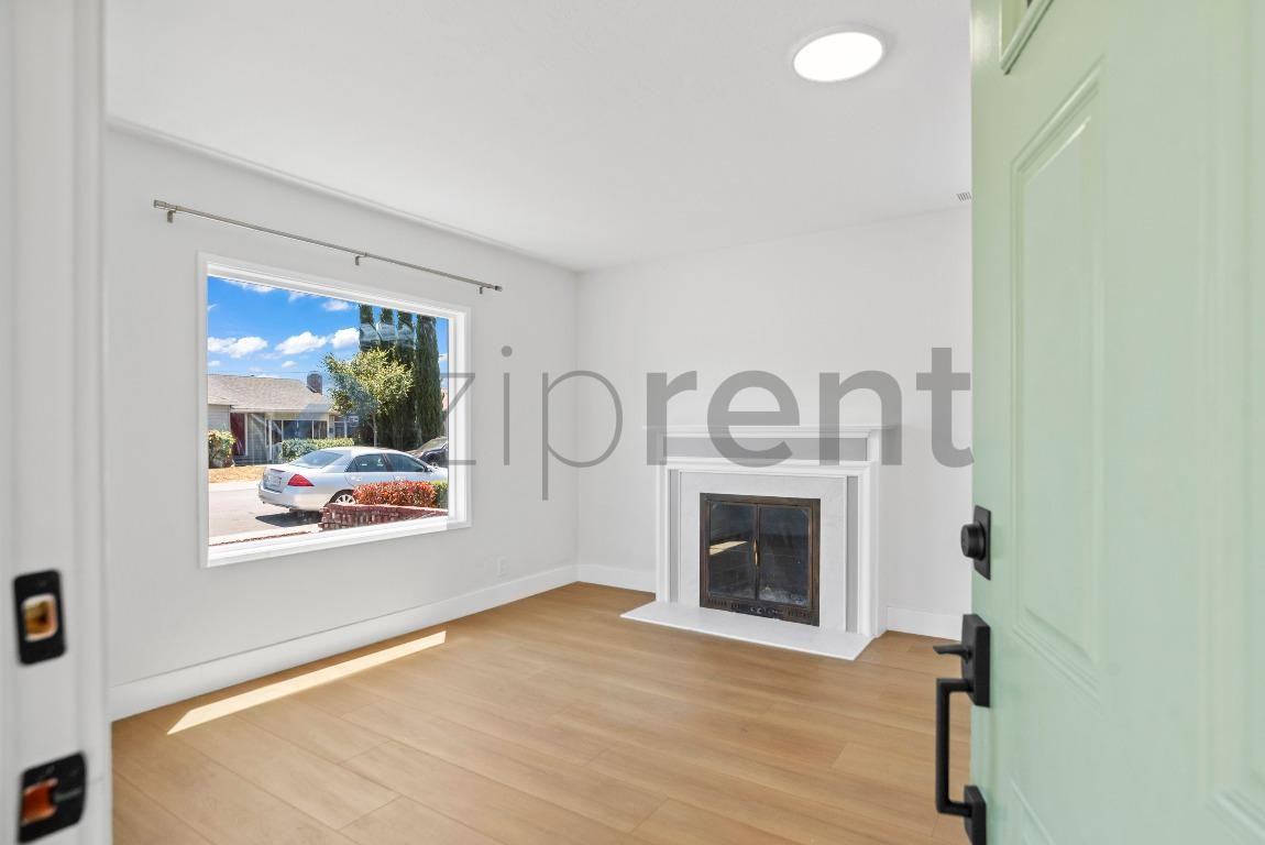 1835 Catherine St - Photo 6 of 31