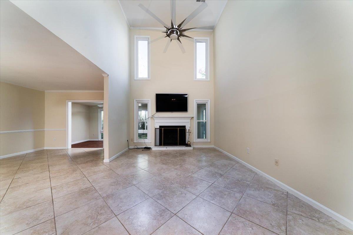 1206 Ventura Pl - Photo 3 of 11