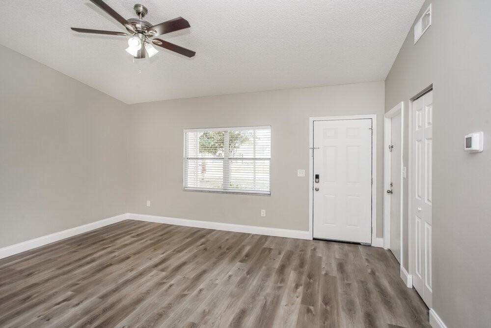 14007 Ridgedale Way - Photo 3 of 16