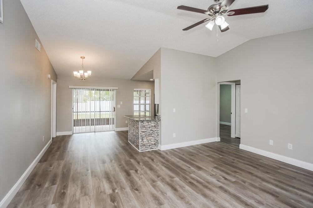 14007 Ridgedale Way - Photo 4 of 16