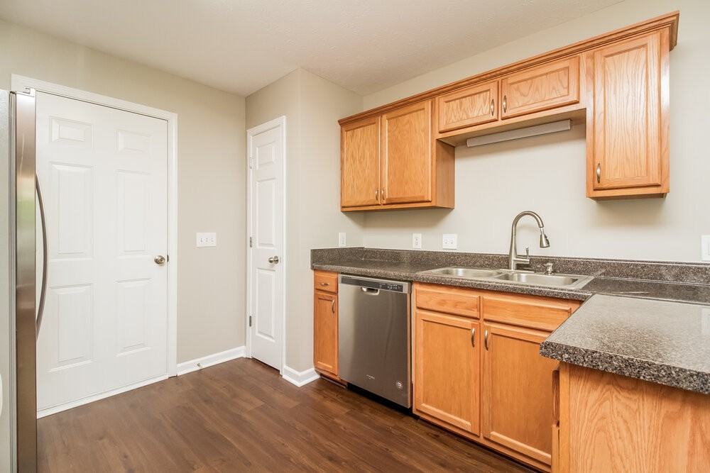 1609 London Gardens Ct - Photo 7 of 19
