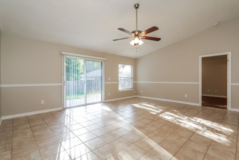 1697 Glen Laurel Dr - Photo 3 of 14