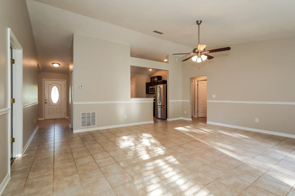 1697 Glen Laurel Dr - Photo 4 of 14