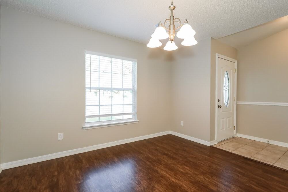 1697 Glen Laurel Dr - Photo 5 of 14