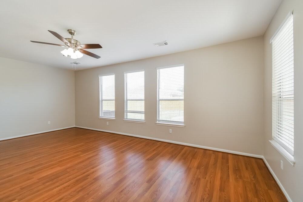1060 Cabot Cv - Photo 4 of 17