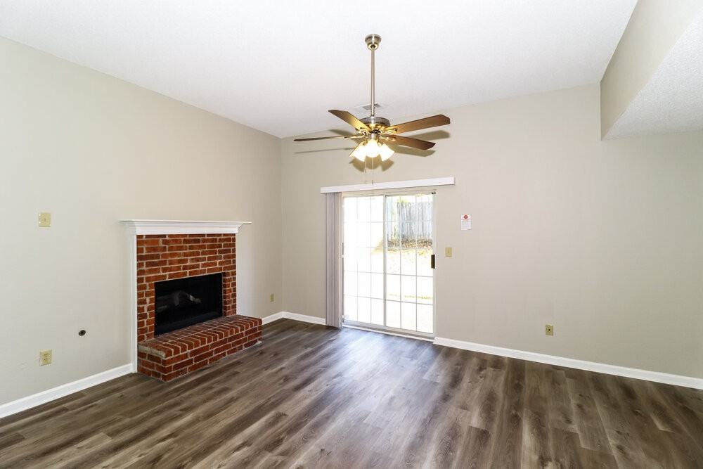 1024 Scofield Dr - Photo 5 of 17