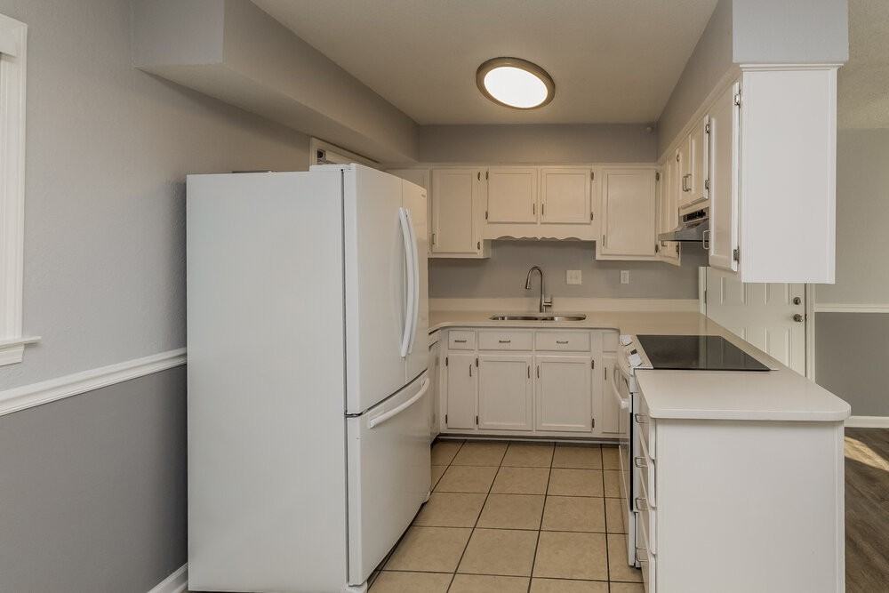 5691 Briarwood Dr - Photo 5 of 16
