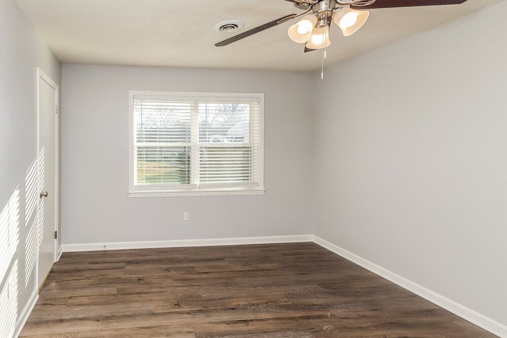 5691 Briarwood Dr - Photo 7 of 16