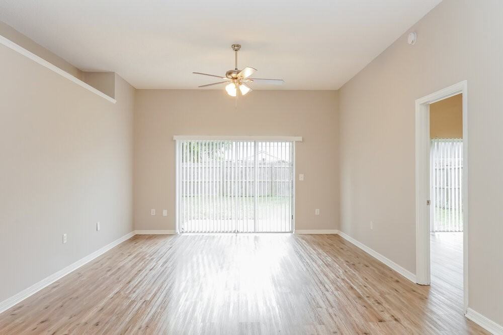 11860 Shotgate Ct - Photo 3 of 16