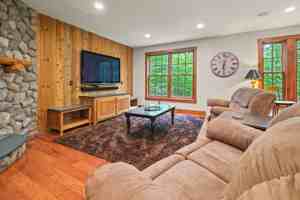 featured image of 15 Hemlock Dr