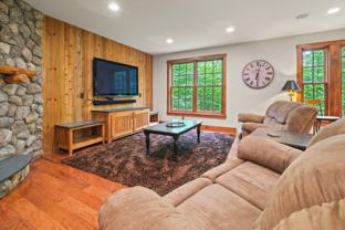 15 Hemlock Dr - Photo 1 of 1