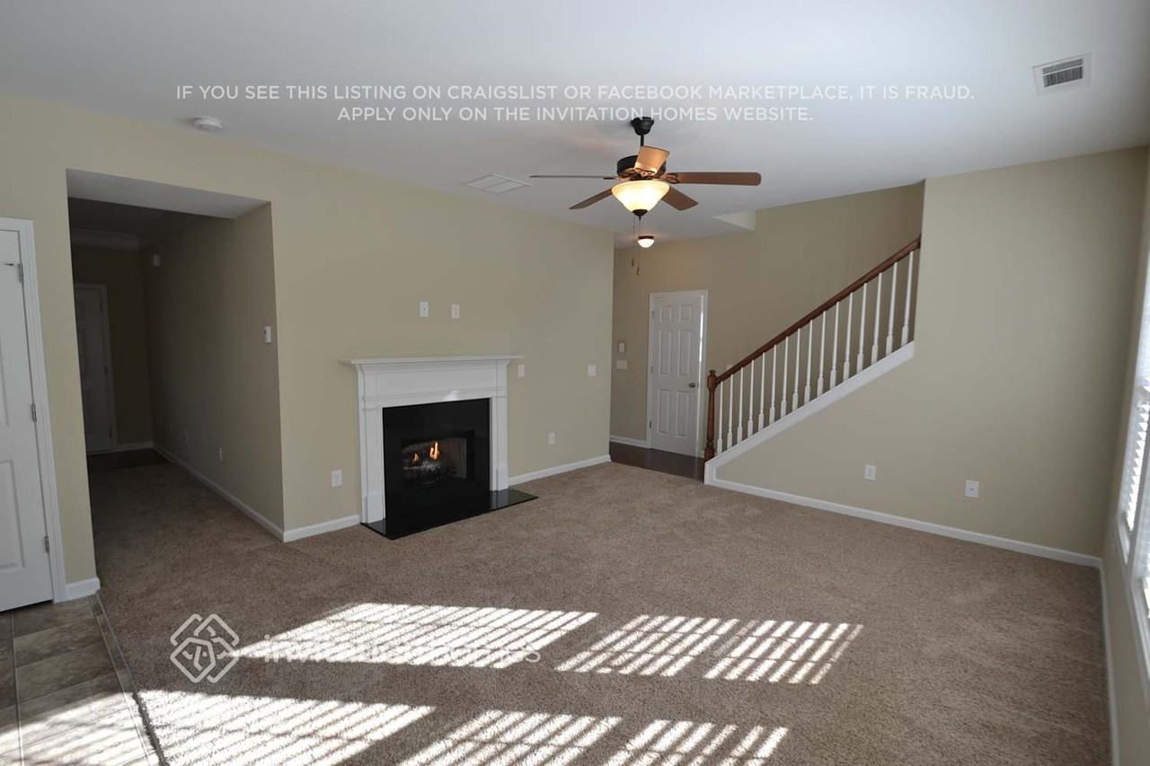 2472 Folsom St - Photo 3 of 11