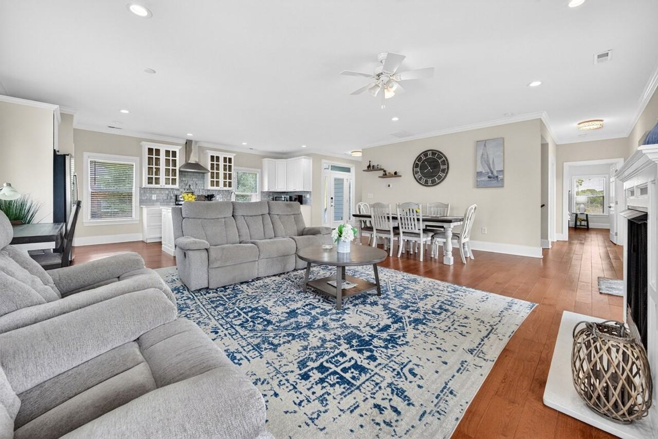 415 Sassanqua Dr #1539452P - Photo 4 of 37