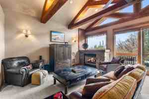 featured image of 2137 Overlook Dr