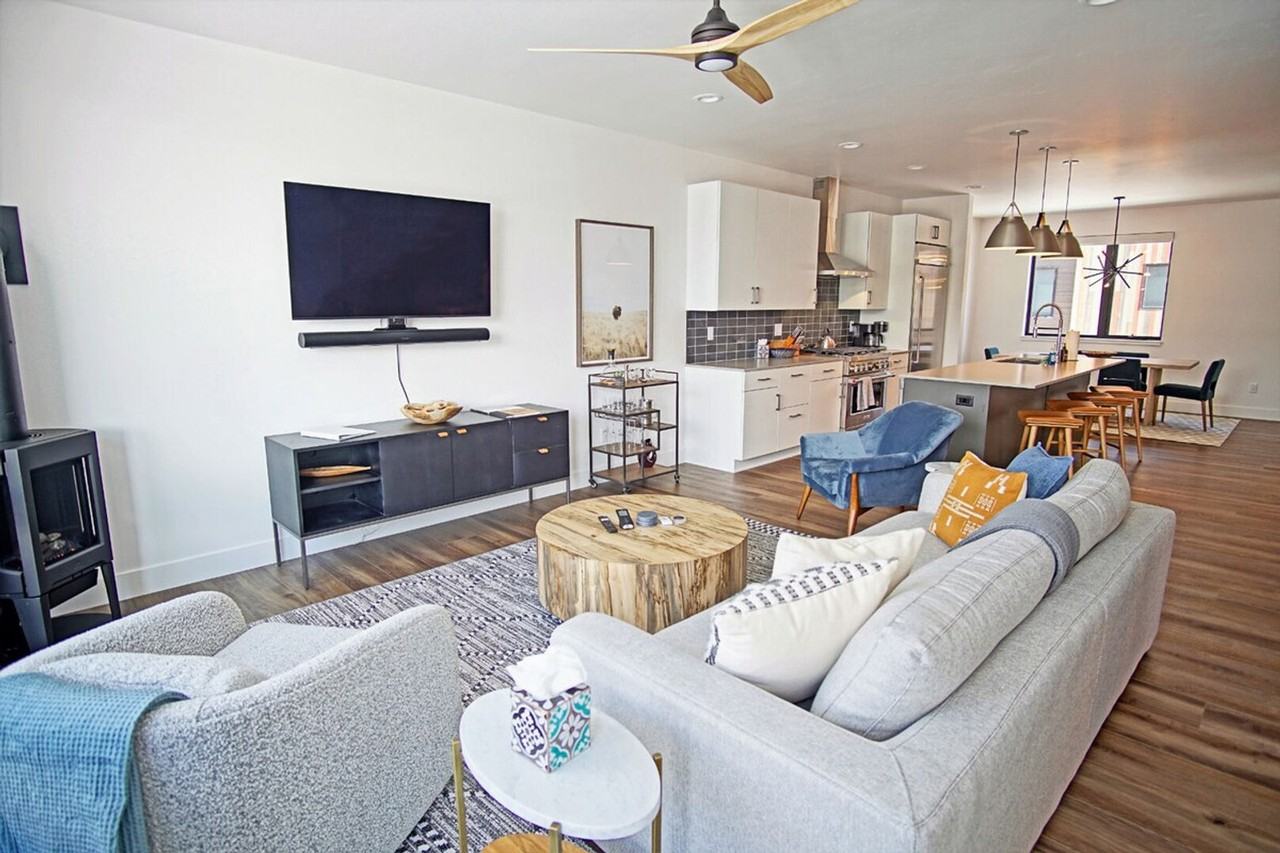 1200 Urban Way #1564264P - Photo 2 of 50