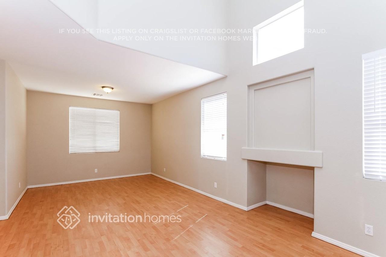9564 Flying Eagle Ln - Photo 3 of 20