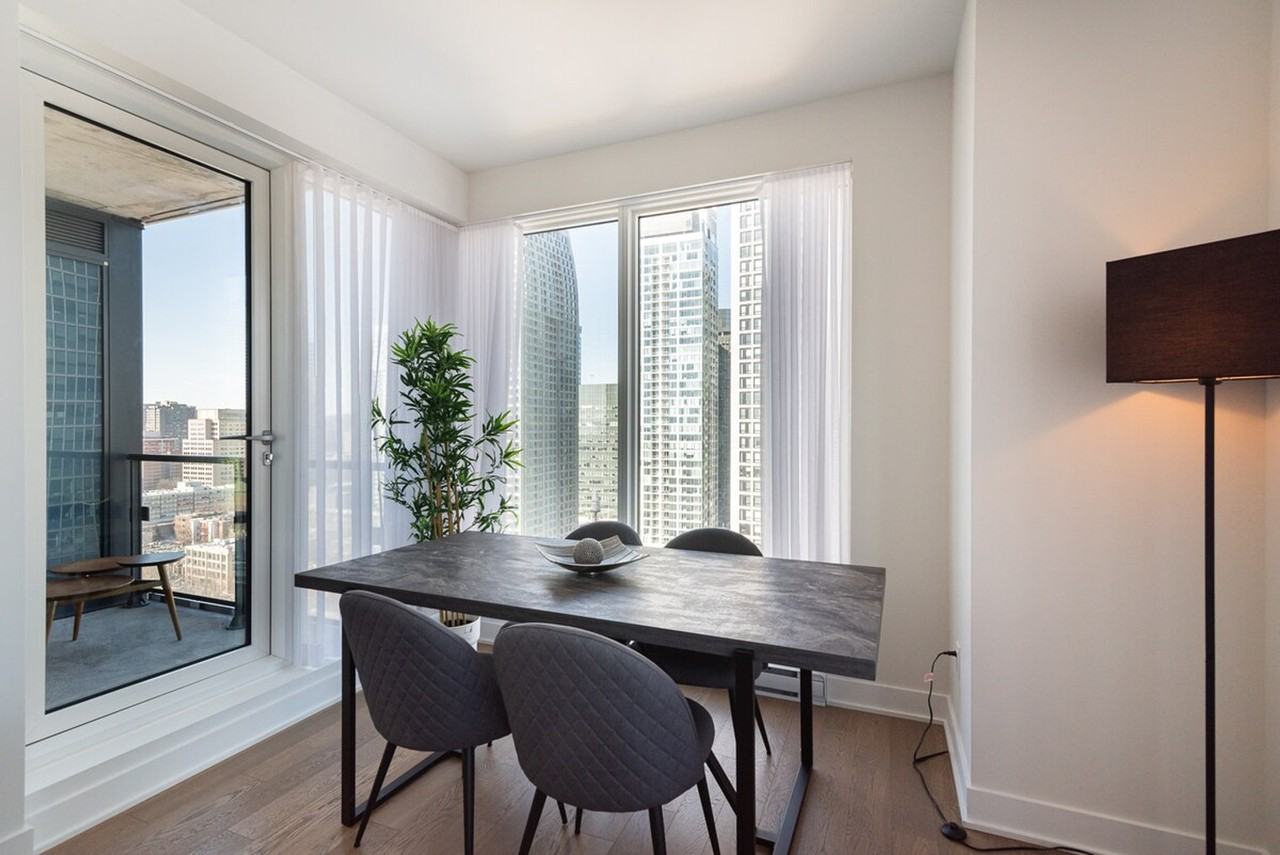 1268 Rue Saint-Antoine O #1570230P - Photo 4 of 31