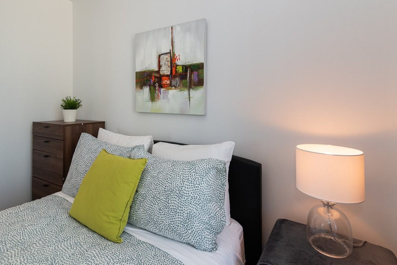 1268 Rue Saint-Antoine O #1570230P - Photo 6 of 31