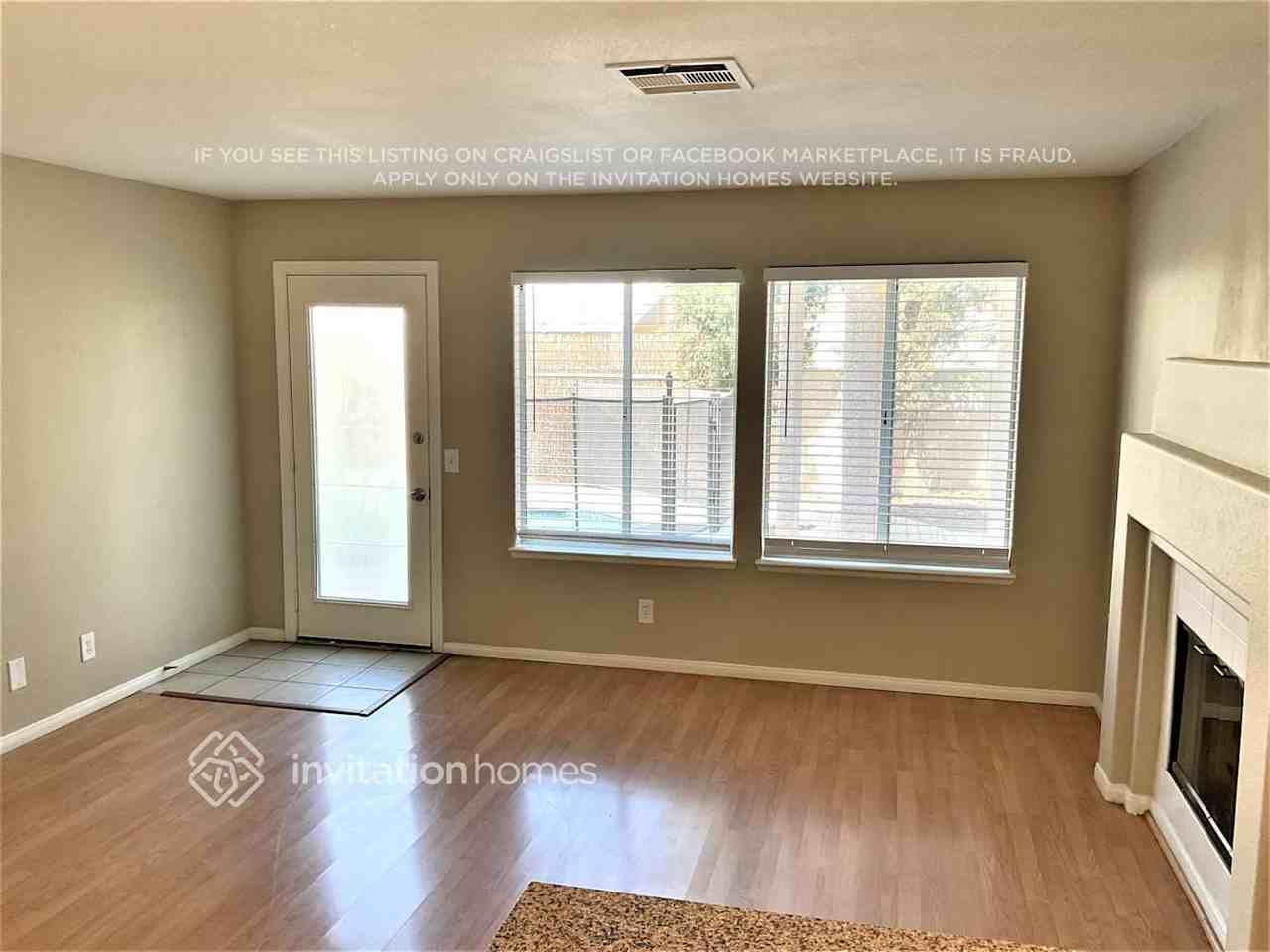 7900 Turtle Cove Ave - Photo 4 of 18