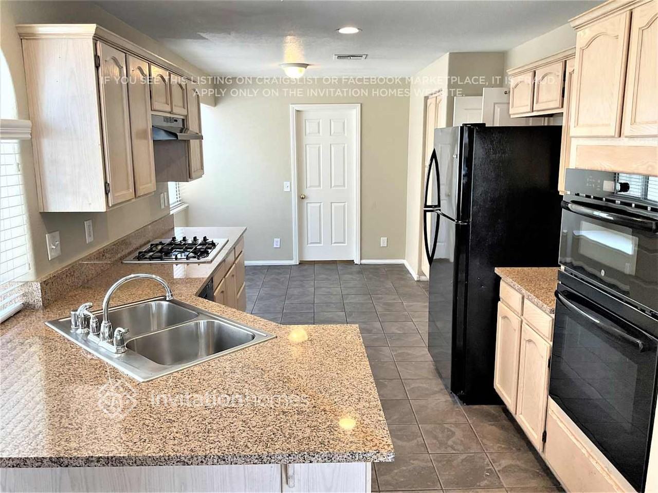 7900 Turtle Cove Ave - Photo 7 of 18