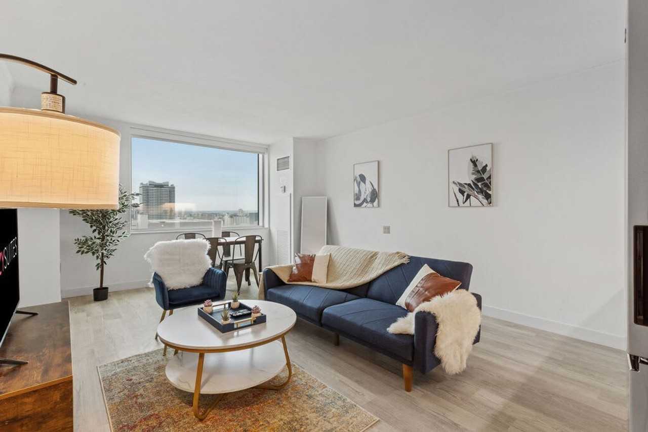 810 Pacific Avenue - Photo 2 of 32