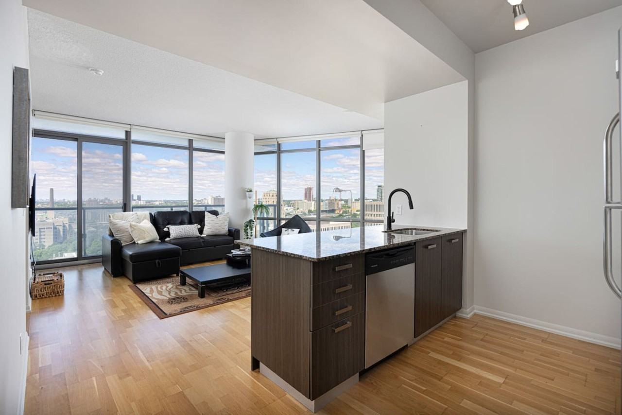 610 Bay St #1571647P - Photo 6 of 31