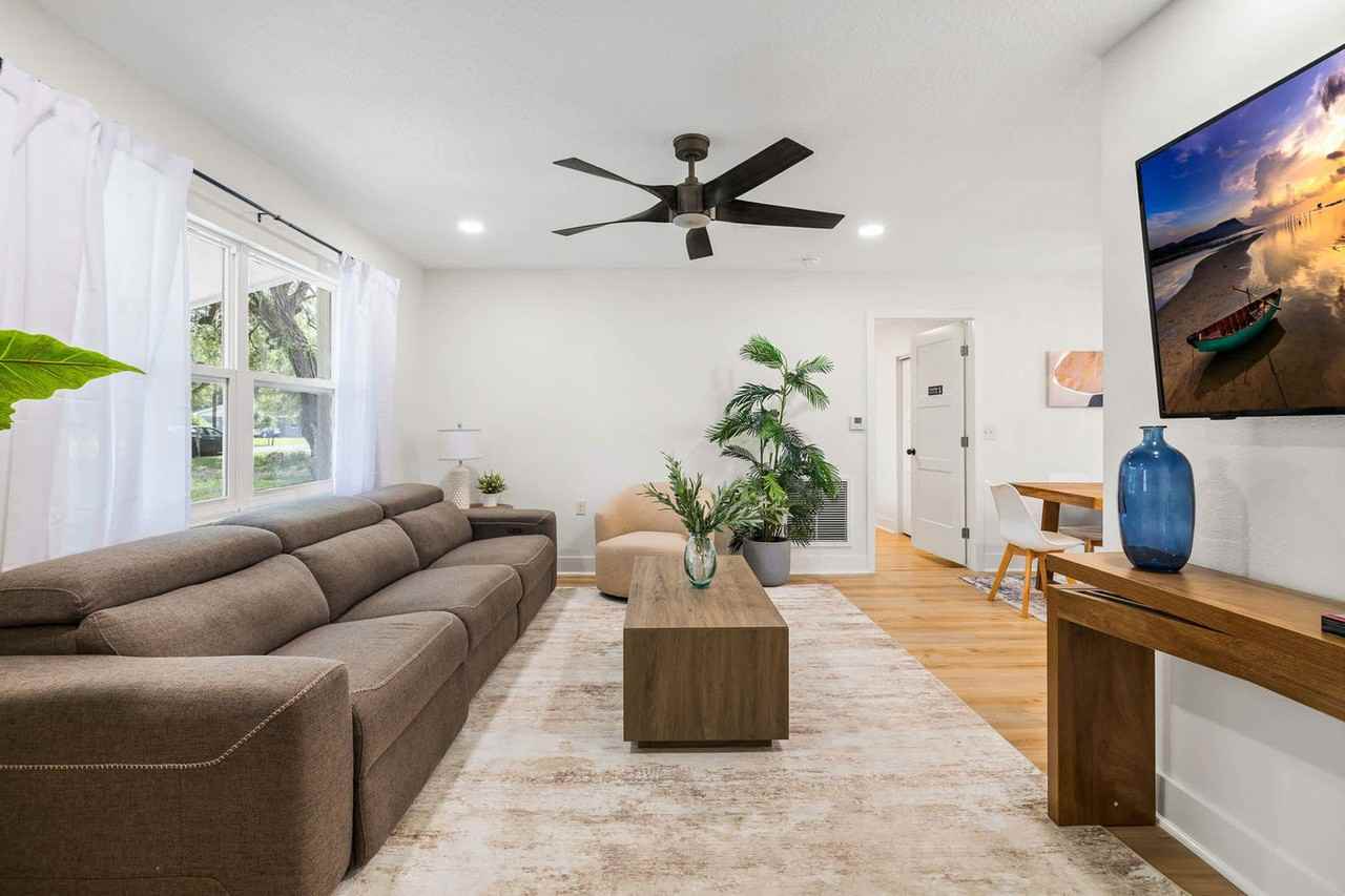 34807 Evergreen Way #1571614P - Photo 3 of 38