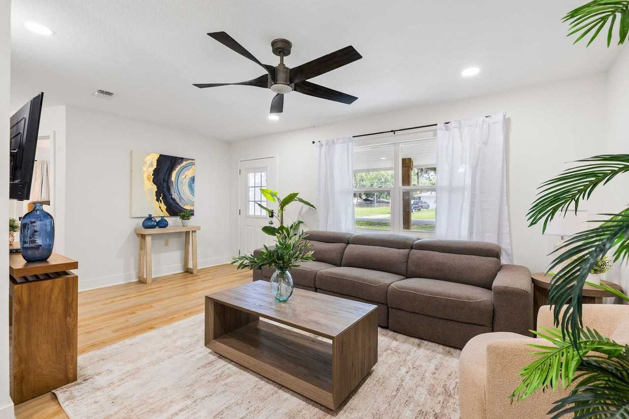 34807 Evergreen Way #1571614P - Photo 4 of 38