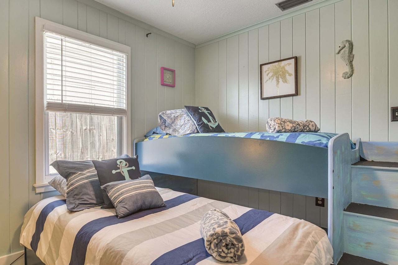 340 78th Ave #1572518P - Photo 6 of 25