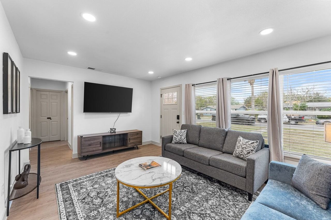 4301 Sherwood Dr #1570990P - Photo 5 of 29