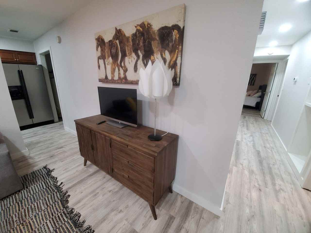 2501 Parker Ln #1565954P - Photo 6 of 34