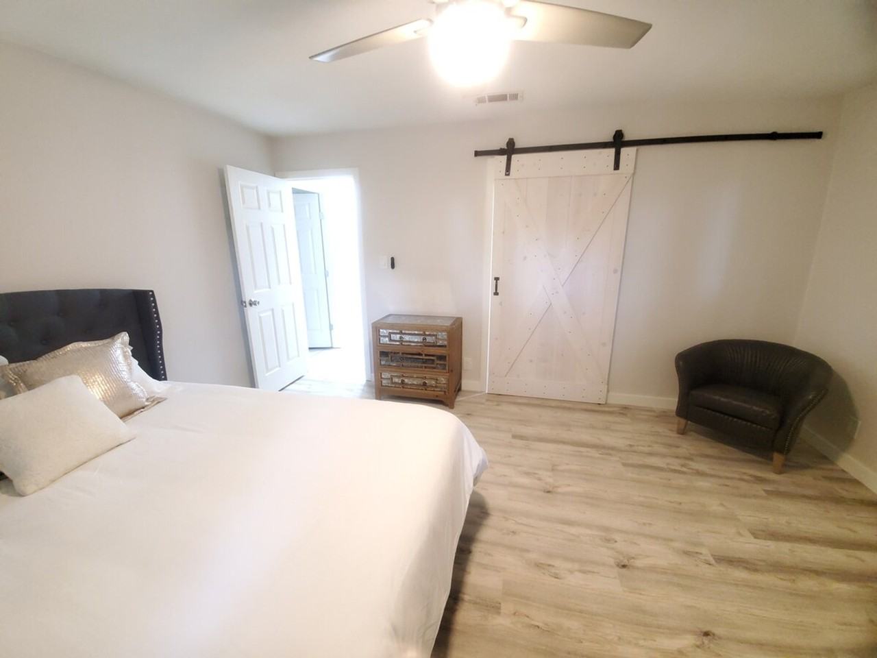 2501 Parker Ln #1565954P - Photo 7 of 34