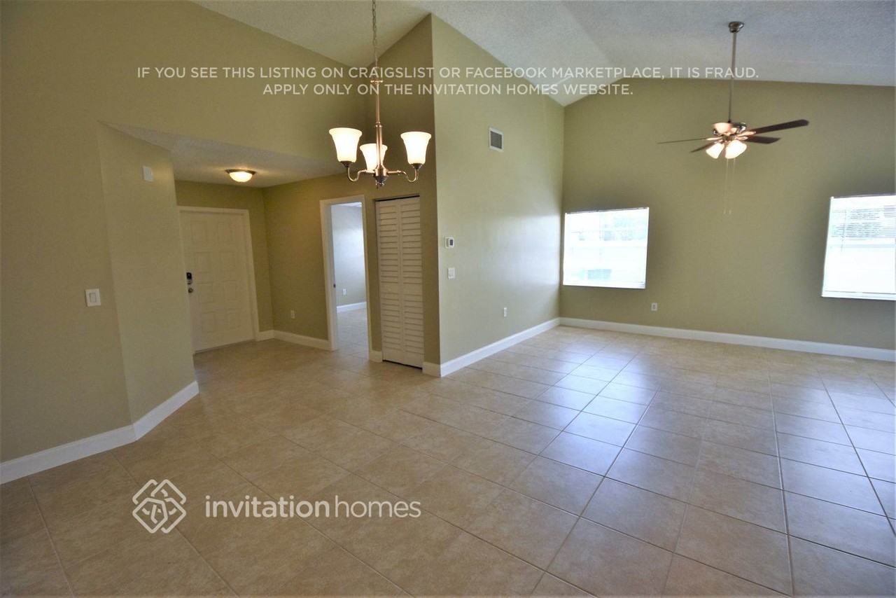 3211 Nw 123rd Ter - Photo 4 of 18
